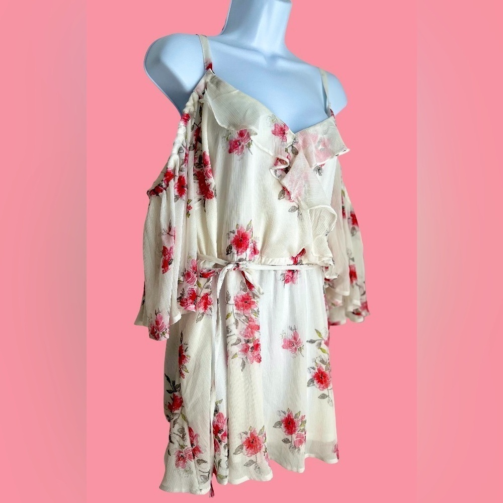 TORRID COLD SHOULDER FLORAL BLOUSE - Picture 2 of 6